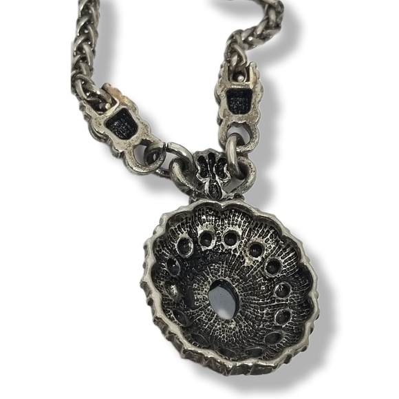 VINTAGE ORNATE SILVERTONE HEMATITE & WHEAT CHAIN PENDANT STATEMENT NECKLACE - Picture 7 of 9